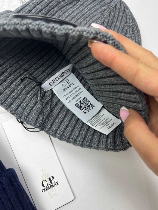 Новые шапки C.P. Company