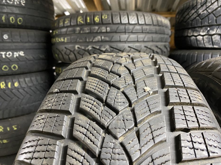 Зимові шини 225/60 R17 Goodyear