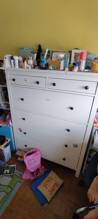 Conjunto de 4 moveis ( armário, roupeiro e caixa arrumação)