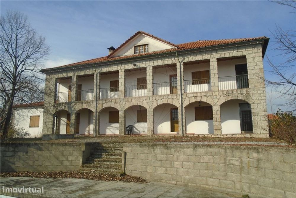 Moradia Com Piscina