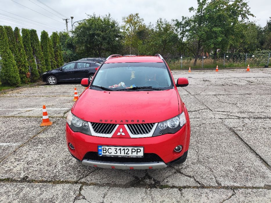 Mitsubishi outlander XL