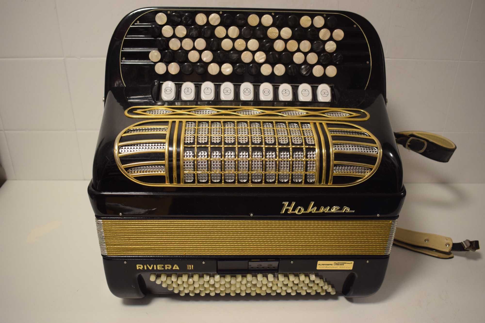 Acordeon Hohner Riveira III 3 Voz, 95