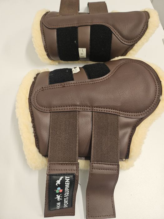 Caneleiras para cavalo