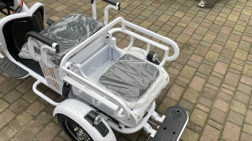 АКЦІЯ НОВИЙ Електроскутер FORTE CARGO трицикл скутер на акамуляторі