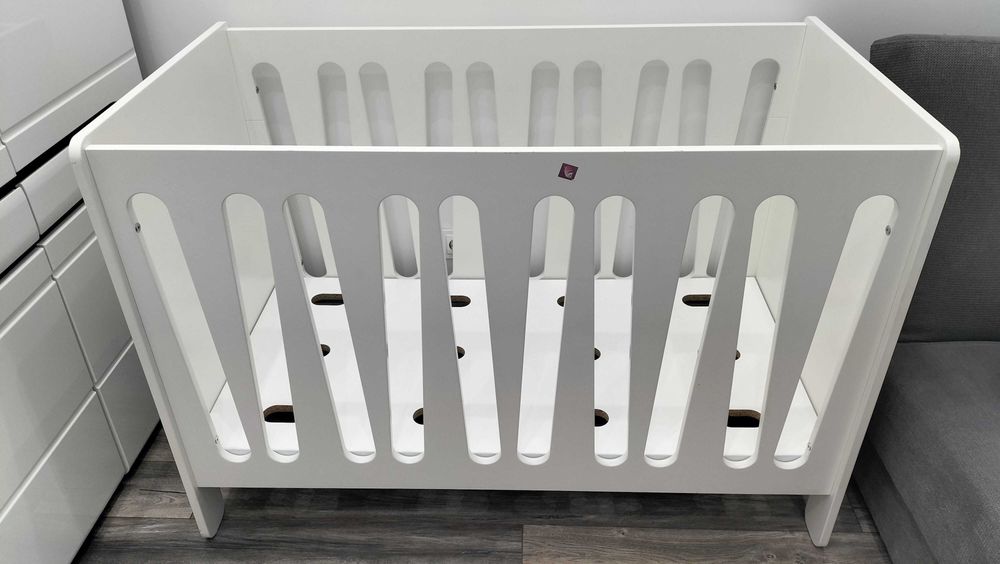 Sprzedam łóżeczko pinio