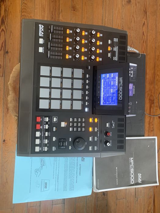 Akai MPC 5000 in Original Box, Like New Condition + HD + EXM-E3 + CD + OS264309583579651121