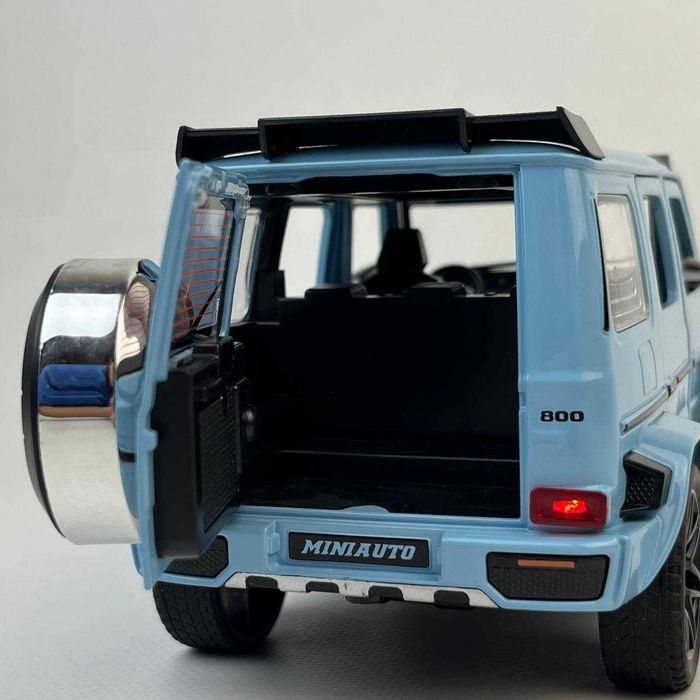 Металева Колекційна модель 1:24 Гелік Brabus з підсвіткою фар, звуком