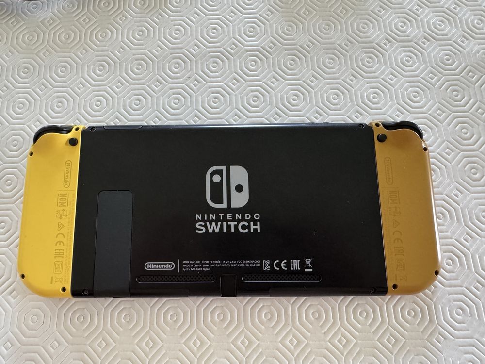 Vendo Nintendo Switch Edição Limitada Pokemon Pikachu Eevee