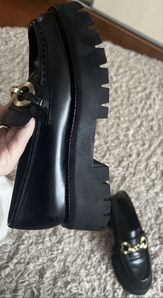 Лофери жіночі ZARA