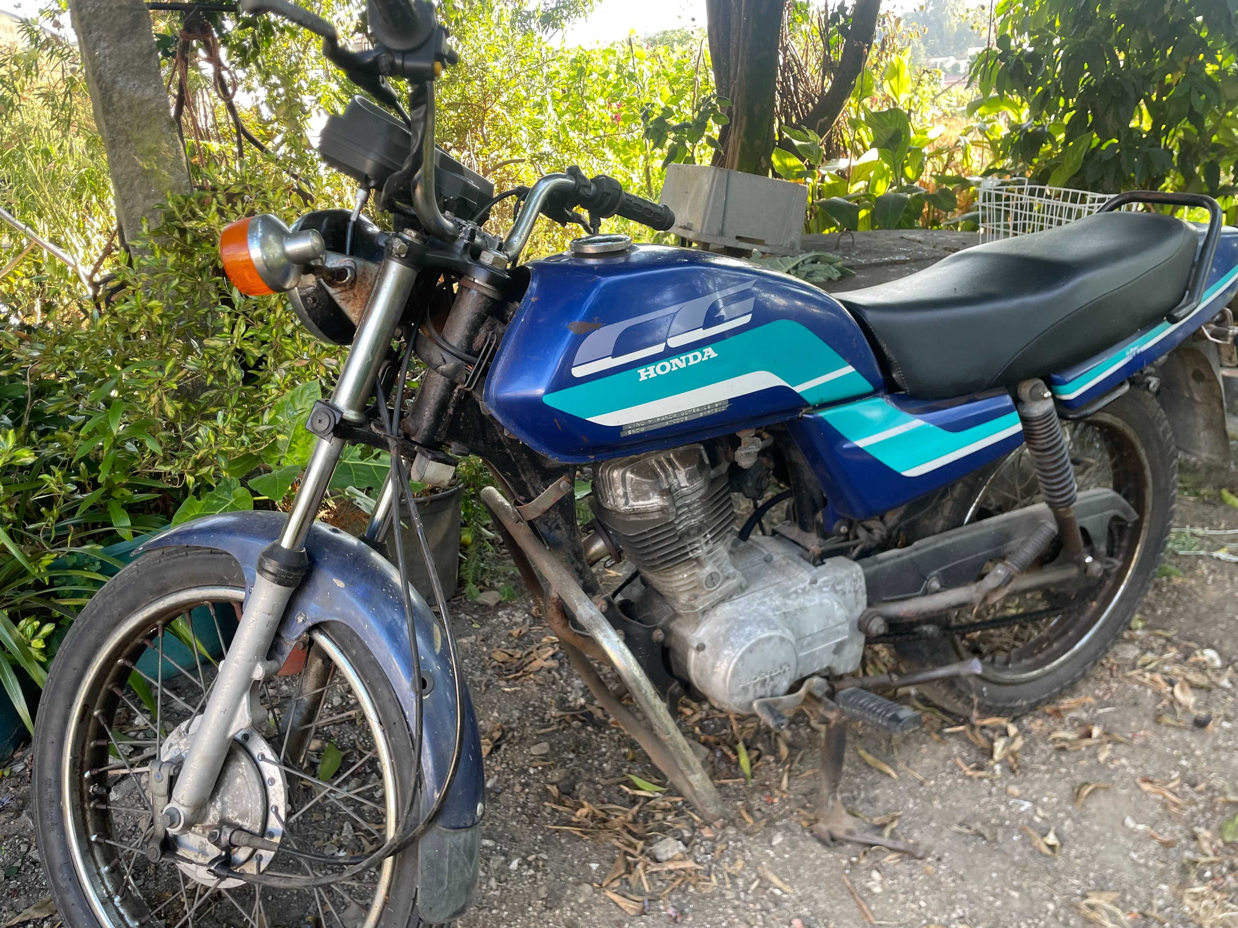 Mota Honda CG 125 cc - 1991 Clássica - 67.000 kms