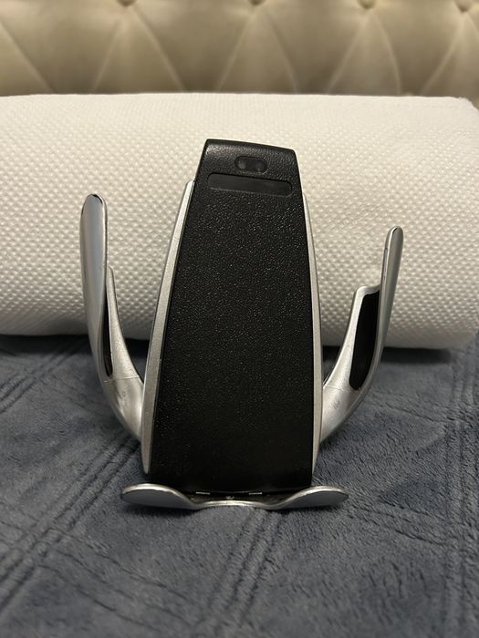 Тримач для авто з бездротовою зарядкою