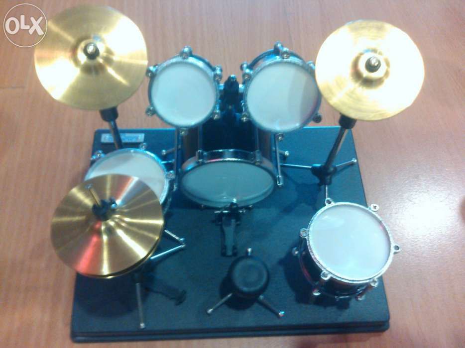 Mini Bateria em estojo de acrílico