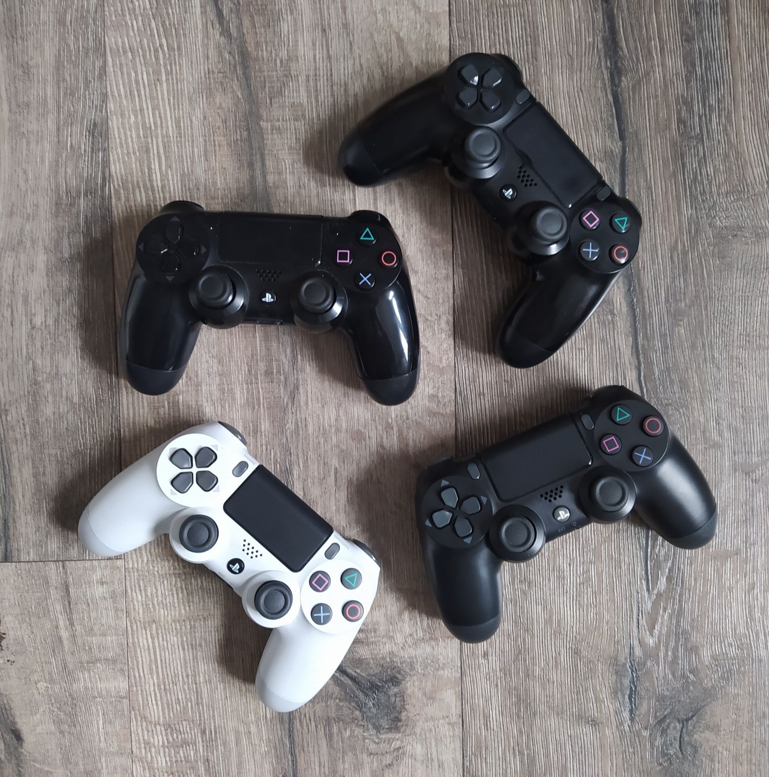 Pady PS4 Używane w dobrym stanie Wysyłka