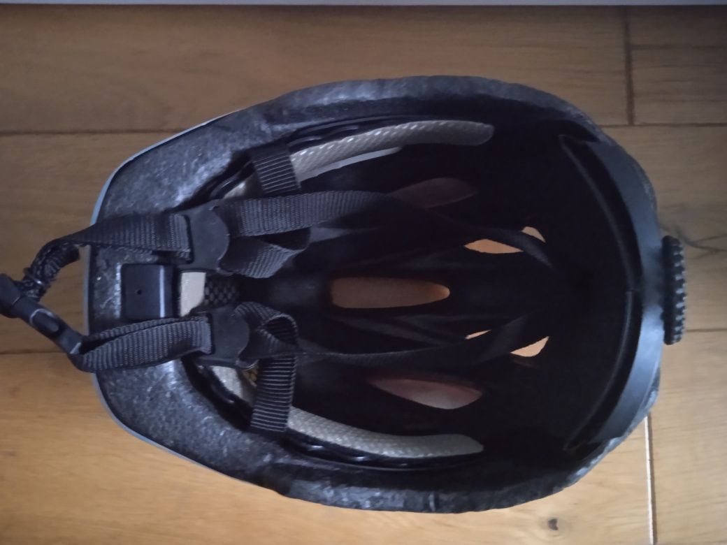 Sprzedam kask rowerowy Hello Kitty dla dziewczynki 3-7 lat