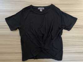 Czarna koszulka z ozdobnym supełkiem