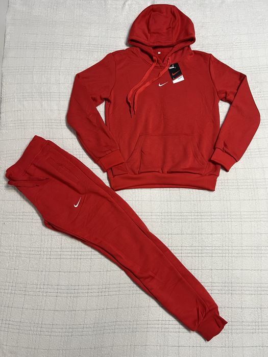 Dres damski czerwony Nike S M L