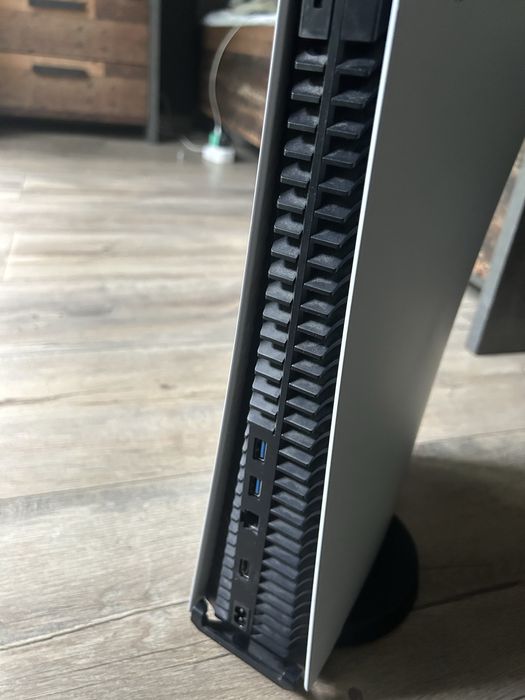 PlayStation 5 Digital Edition – w bardzo dobrym stanie