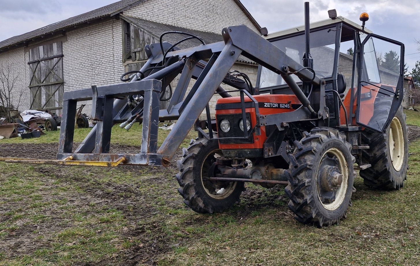 Zetor 6245 z turem