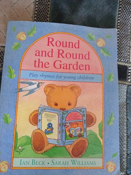 книга на английском для детей/ детская книга/стихи Round and round ...