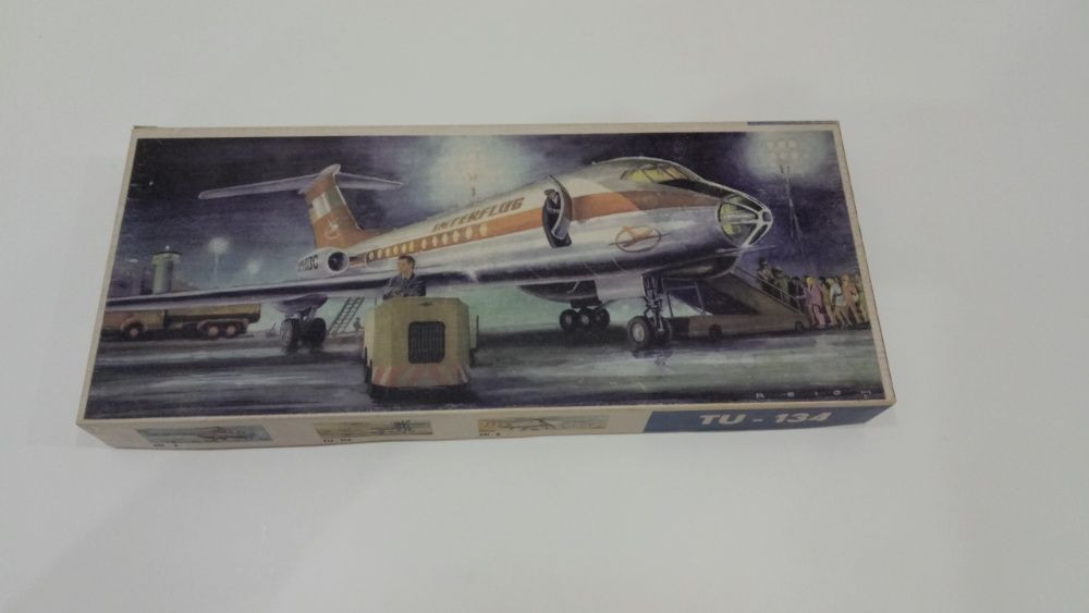 Ту-134 сборная модель самолета Plasticart 1/100 ГДР