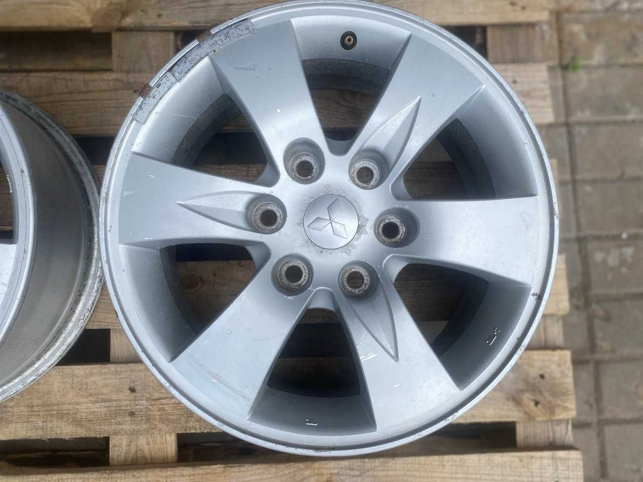 Диски R17 Mitsubishi R-17 J-7  ET38, 6×139.7, DIA: 67.1 б/у 2 шт залиш