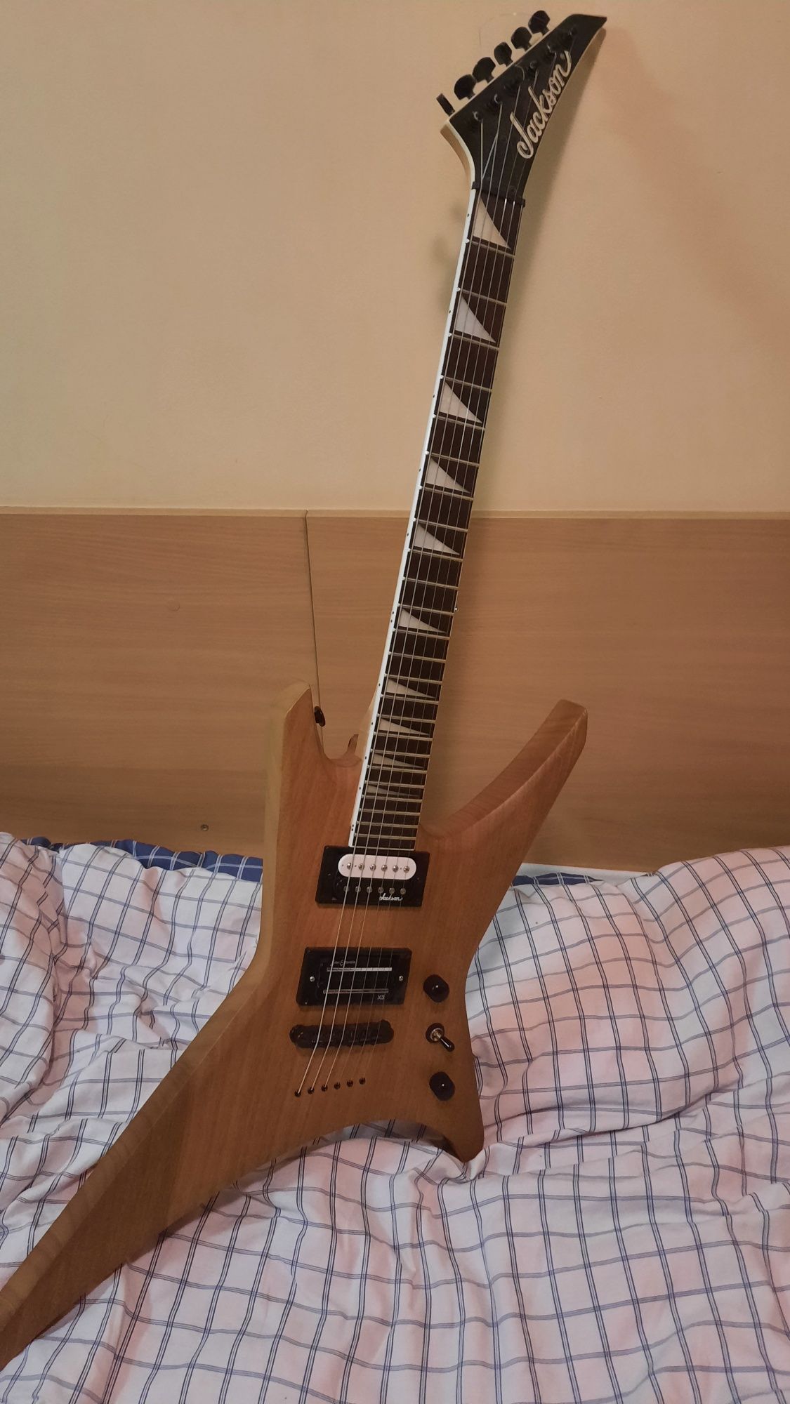 Gitara jackson js32 warrior