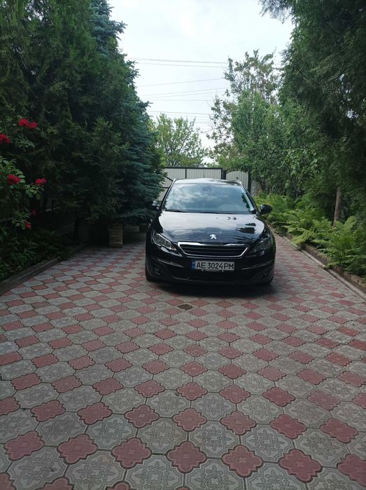 Продам Peugeot 308 SW 2015г