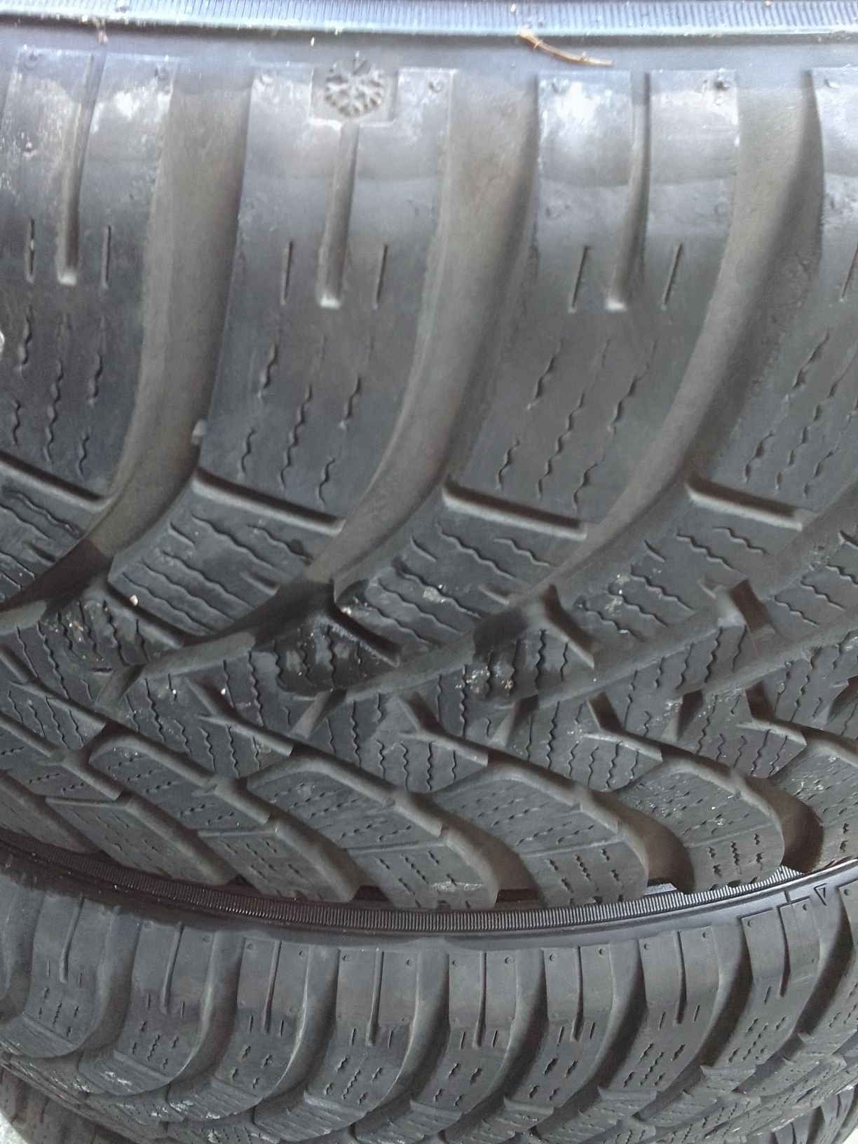 Cena za 4 Opony zimowe 225/55r19 FALKEN 5.5-7mm