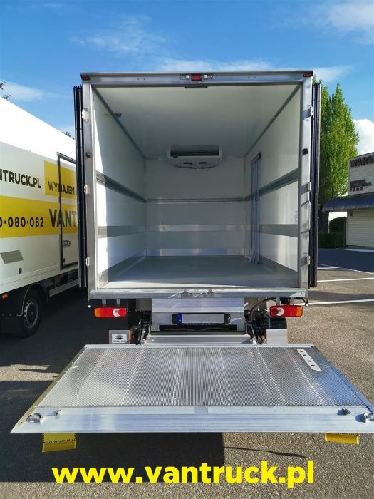 Wynajem chłodnia mroźnia grzejnia z winda busa bus dostawcze 8 palet