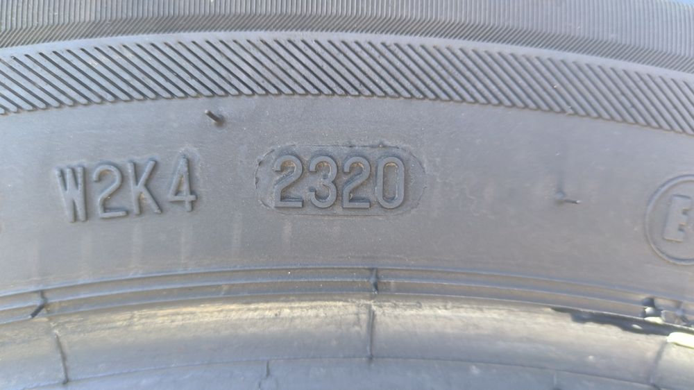 Резина 215.55.R17.Ціна вказана за 1 шт.