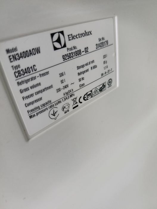 Холодильник Electrolux EN3400AOW
