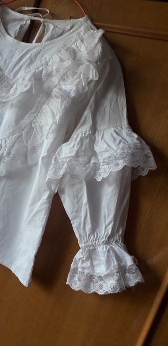 Дуже гарна шкільна  блузочка на 1 вересня