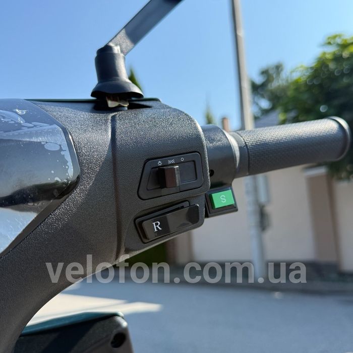 Електроскутер літіево-залізно-фосфатний Corso Condor 1500w