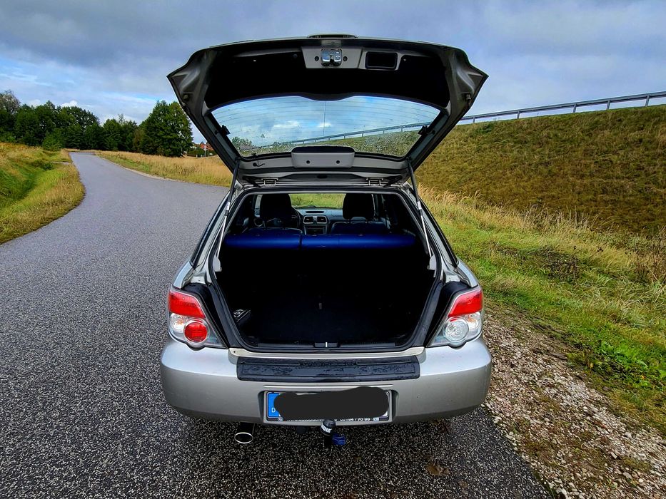 SUBARU IMPREZA 2.0 B automat skóra klima grz.fotele hak 4x4 SUPER STAN