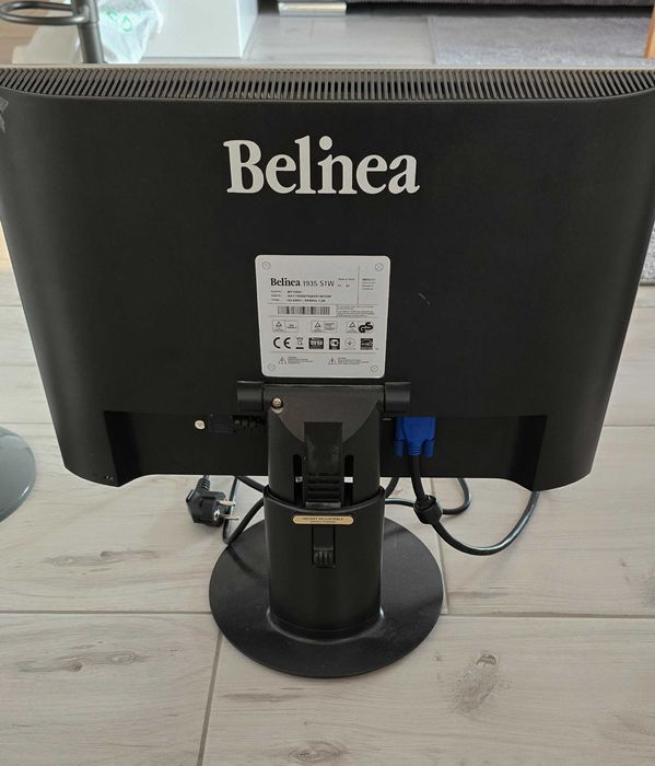 Monitor LCD Belinea 1935 S1W z kablami