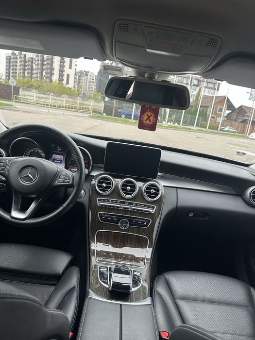 Мерседес C 300