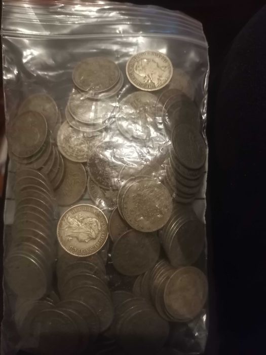 94 moedas antigas, brancas, de 50 centavos de Portugal