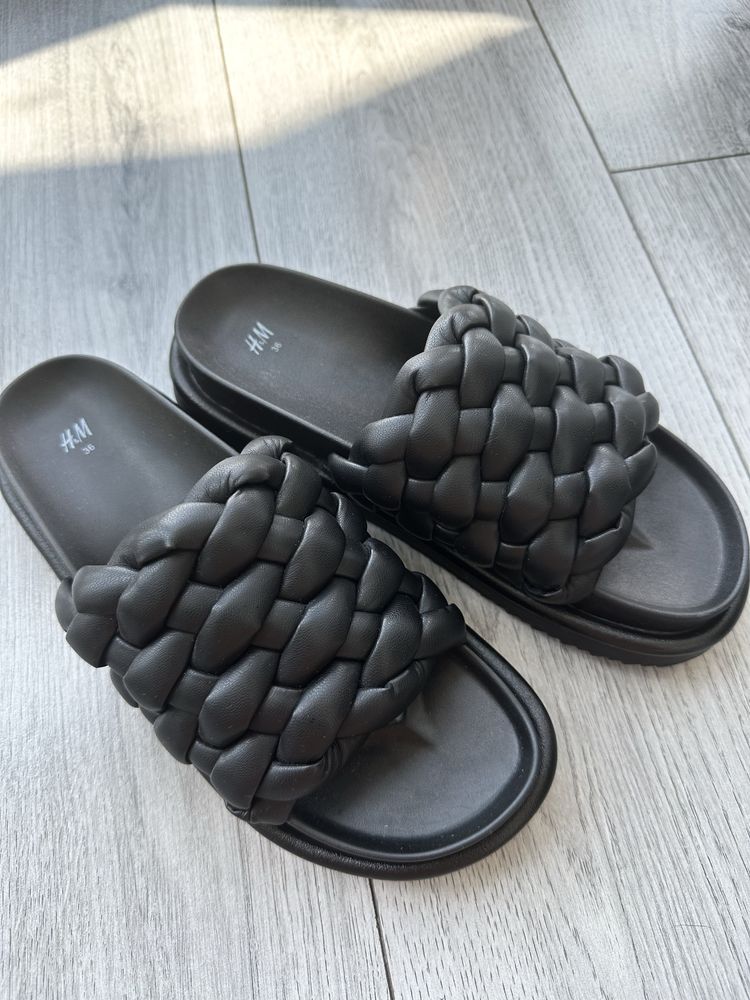 Шльопанці/тапочки H&M