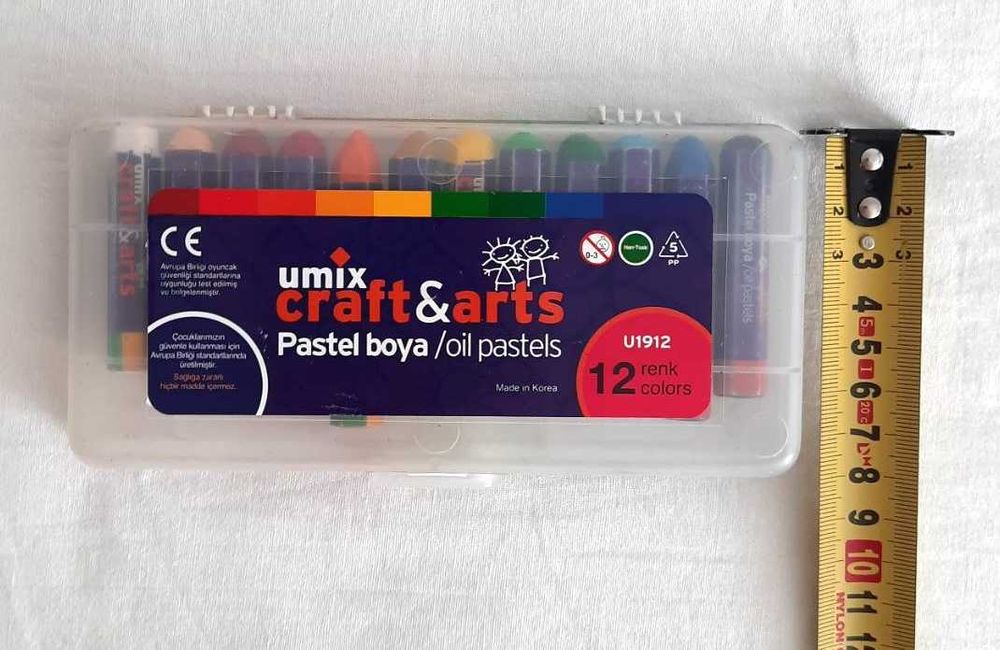 Б/у набор детской восковой пастели 12 цв. в пенале Craft & Arts, Umix