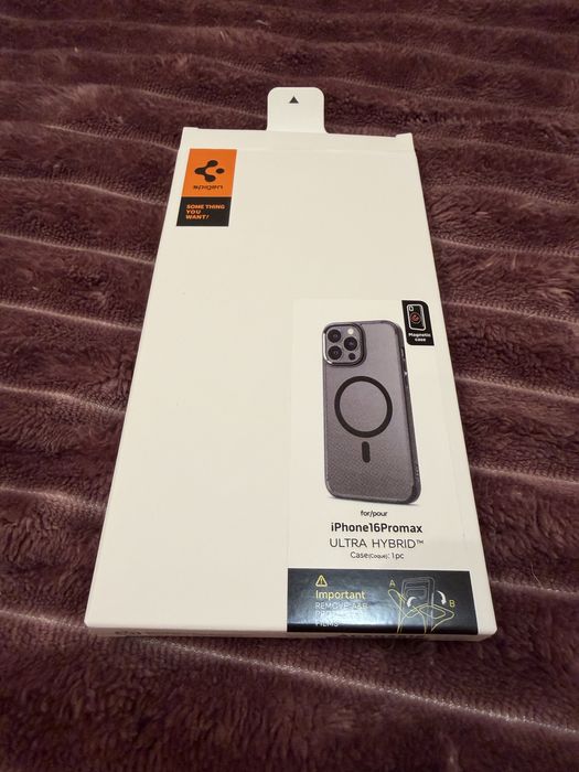 Чехол на Iphone 16 pro max  Spigen