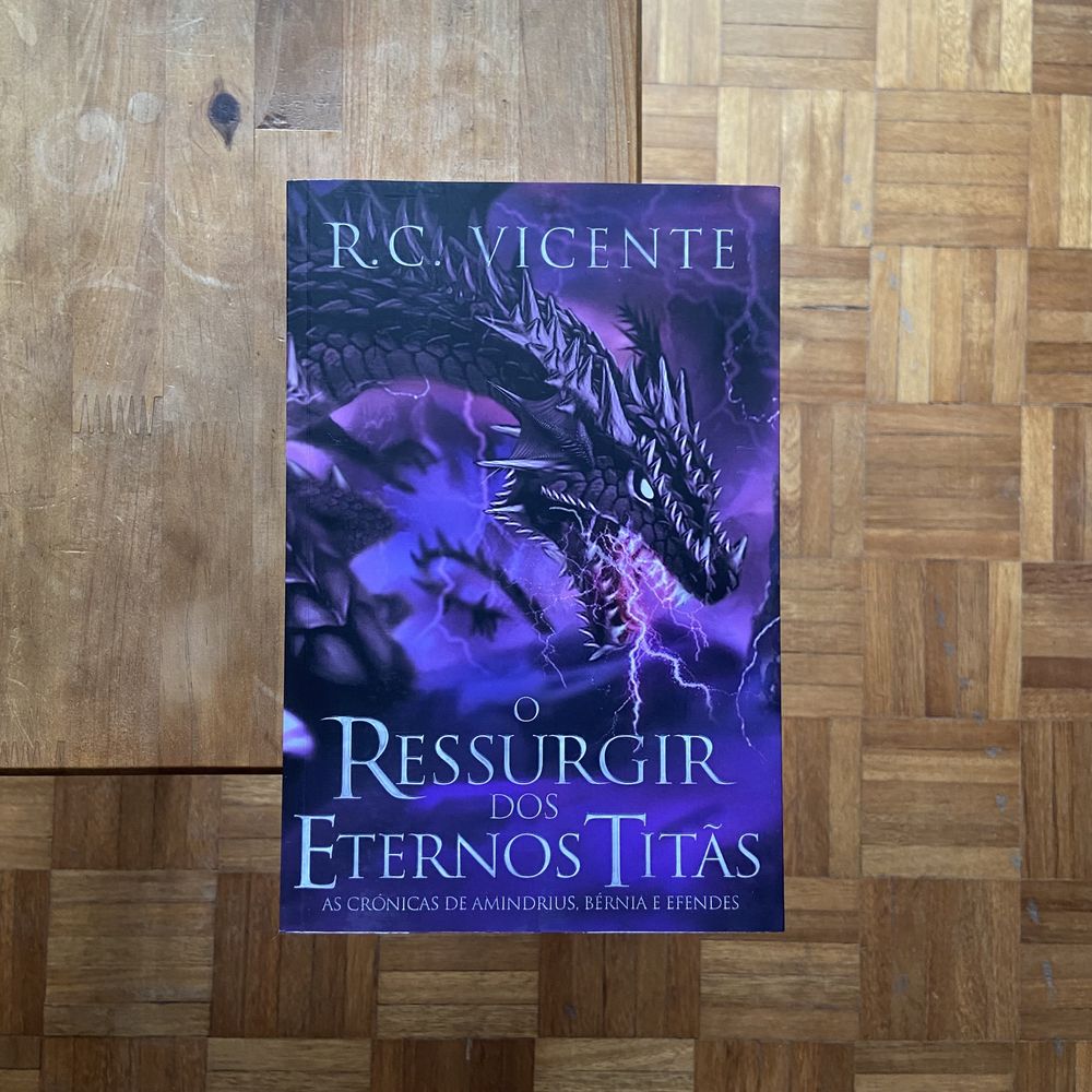 O Ressurgir dos Titãs - R. C. Vicente