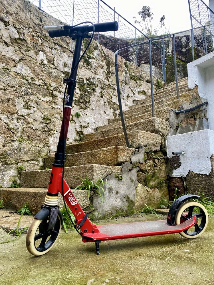Trotinete Dobrável Vermelha com Travão de Mão