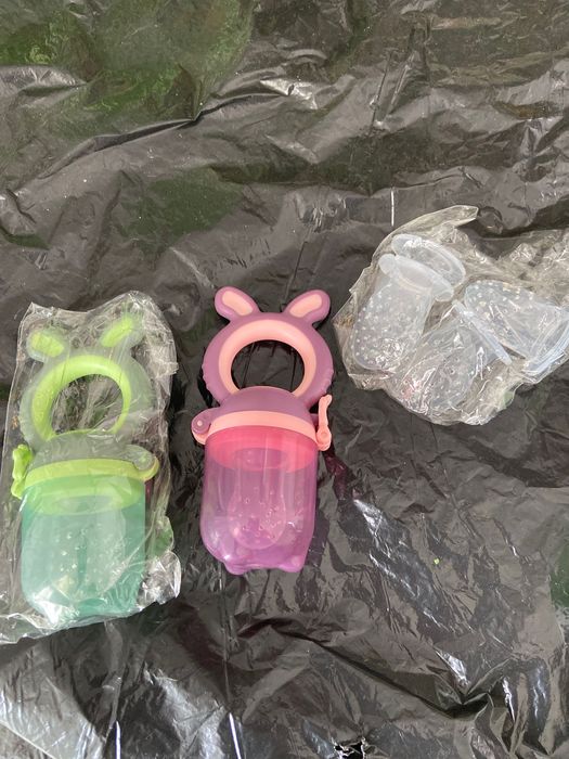 Chucha para ajudar a comer e brincar