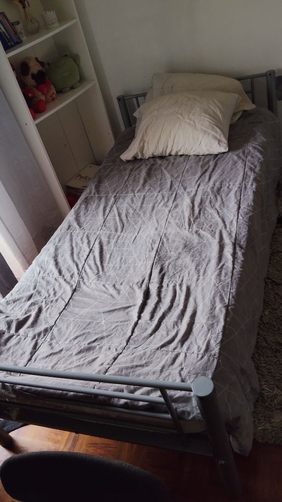 Conjunto quarto de meninos.