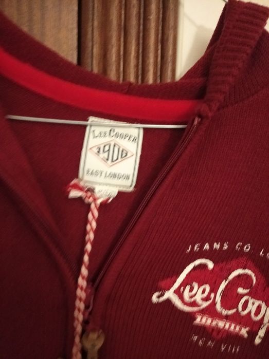 Casaco com capuz novo tamanho 12 anos da Lee Cooper