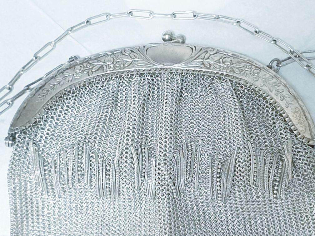 Lindissima antiga mala Arte Nova em malha marcada URALPACCA