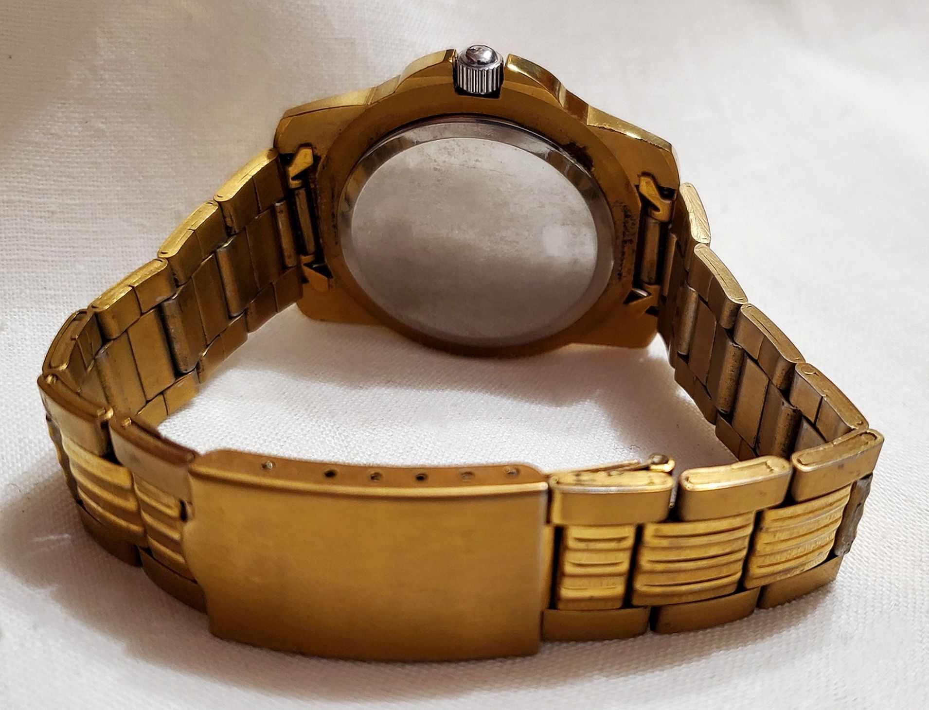 Часы "Орион-Полёт" 17 камней жёлтый корпус 90-е года марка ссср
