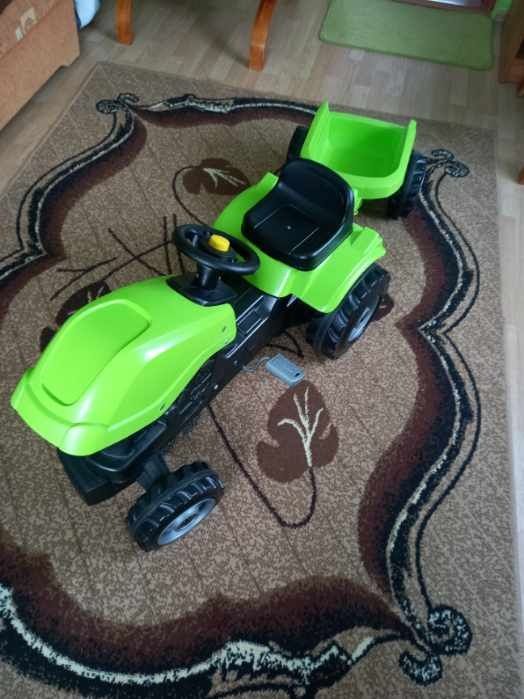 Nowy traktor z przyczepą na pedały Smoby