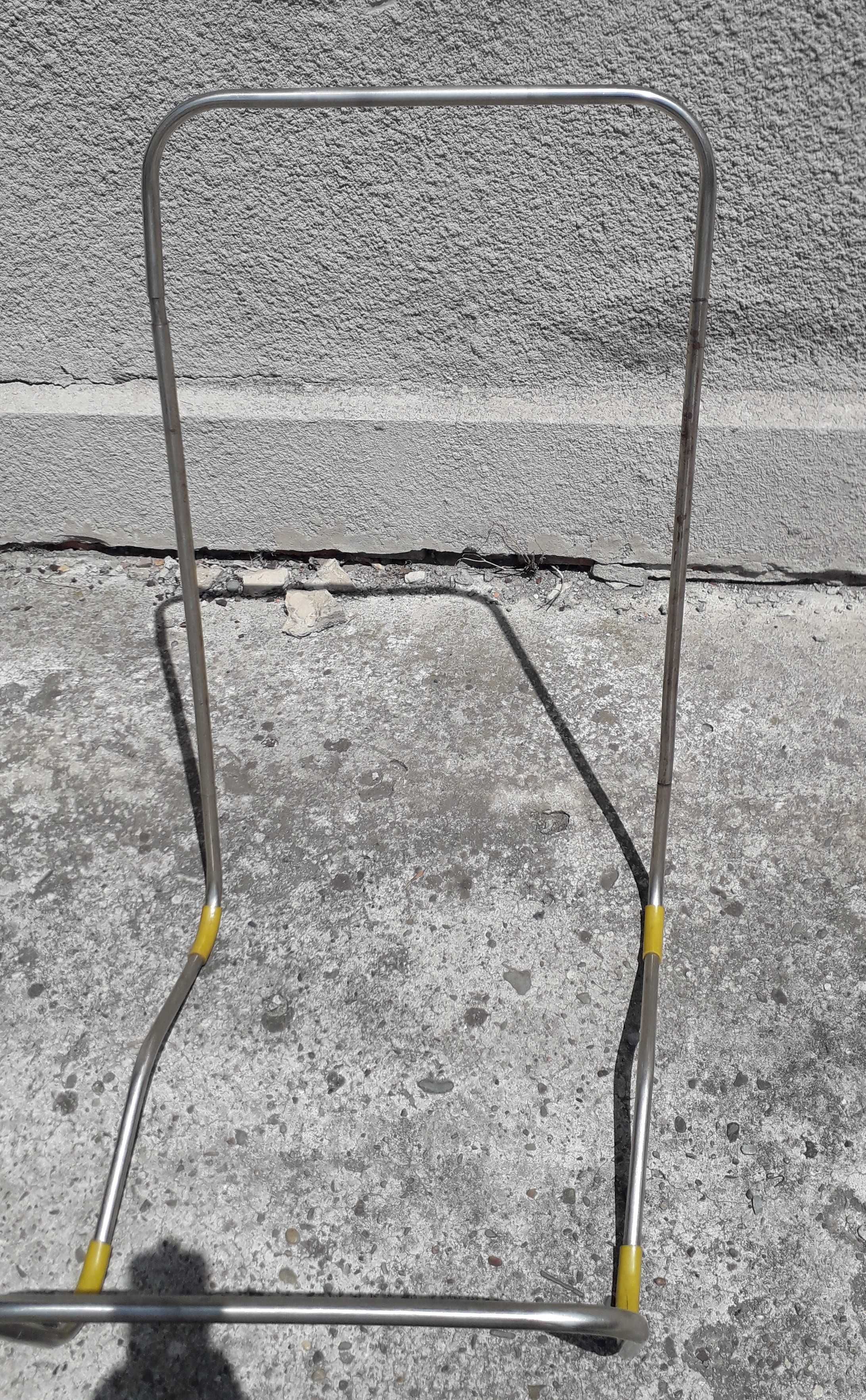 Stelaż metalowego leżaka. Stalowy, niklowany. Brak obszycia