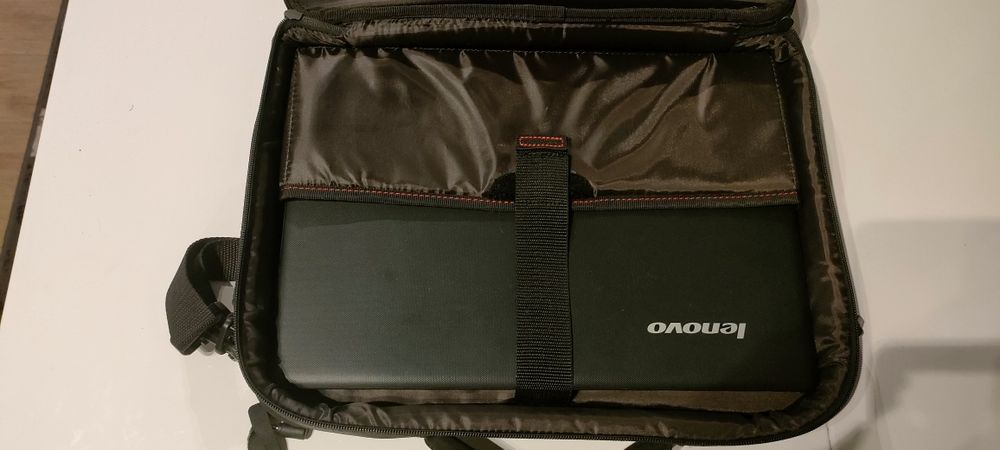 Laptop Lenovo 80 MJ 100-15IBY + torba